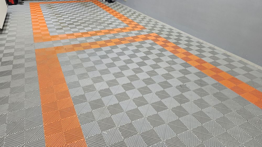 Pardoseala Modulara pentru Garaj Service