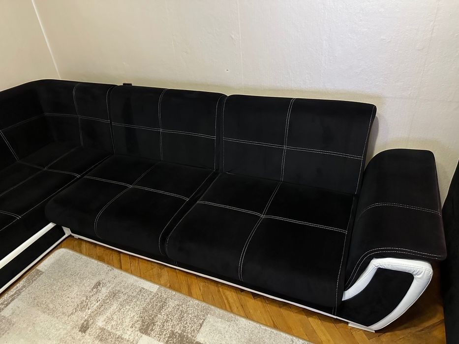 Ъглов диван с лежанка