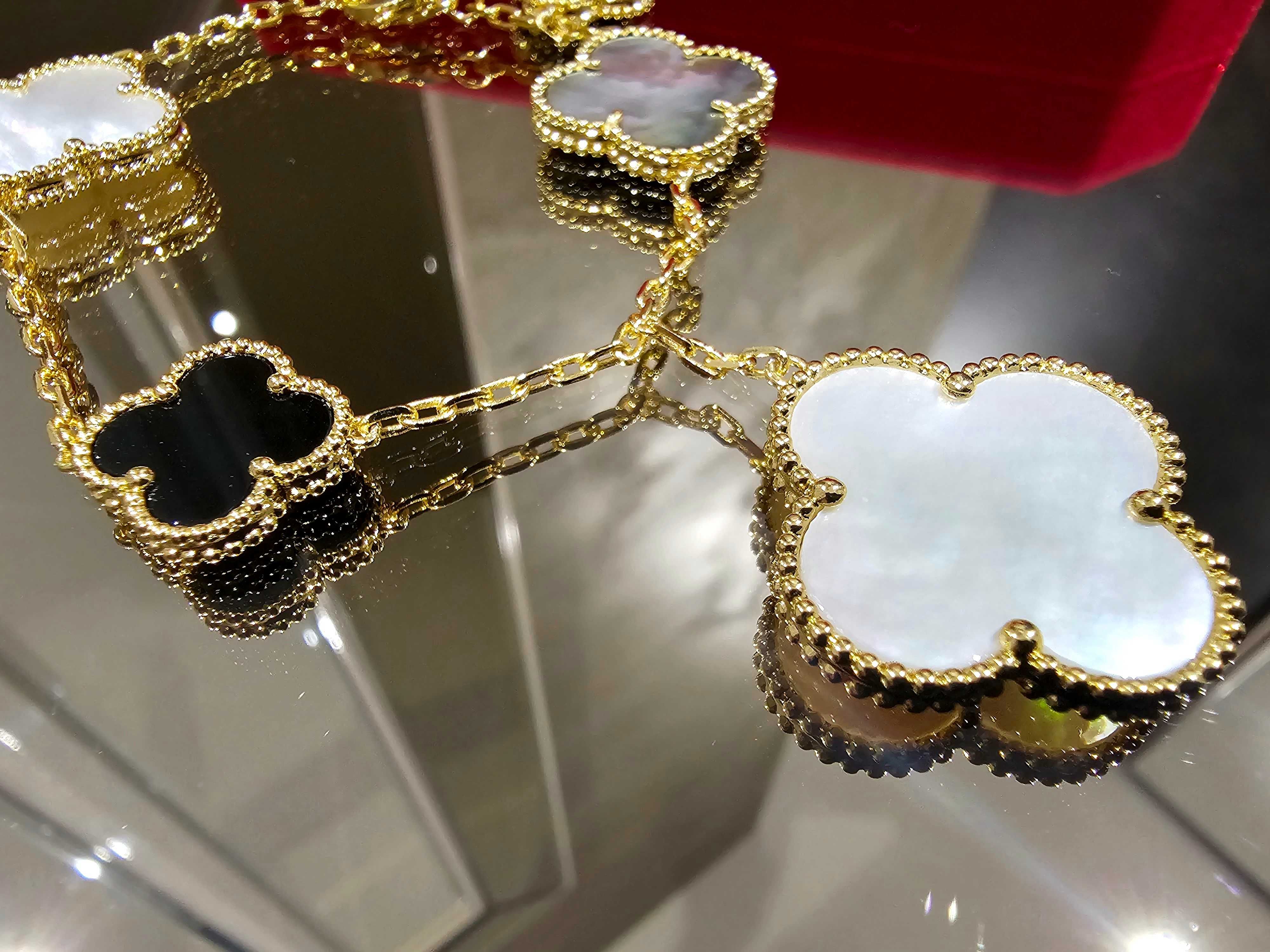 Van Cleef & Arpels VCA Gold Mother Onyx Magic Alhambra Дамска Гривна