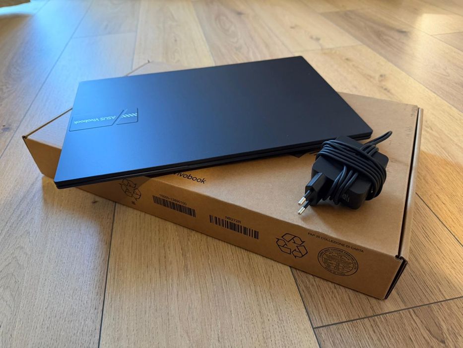 Vand Laptop ASUS i7 / 16GB / 1TB SSD 3 000 lei