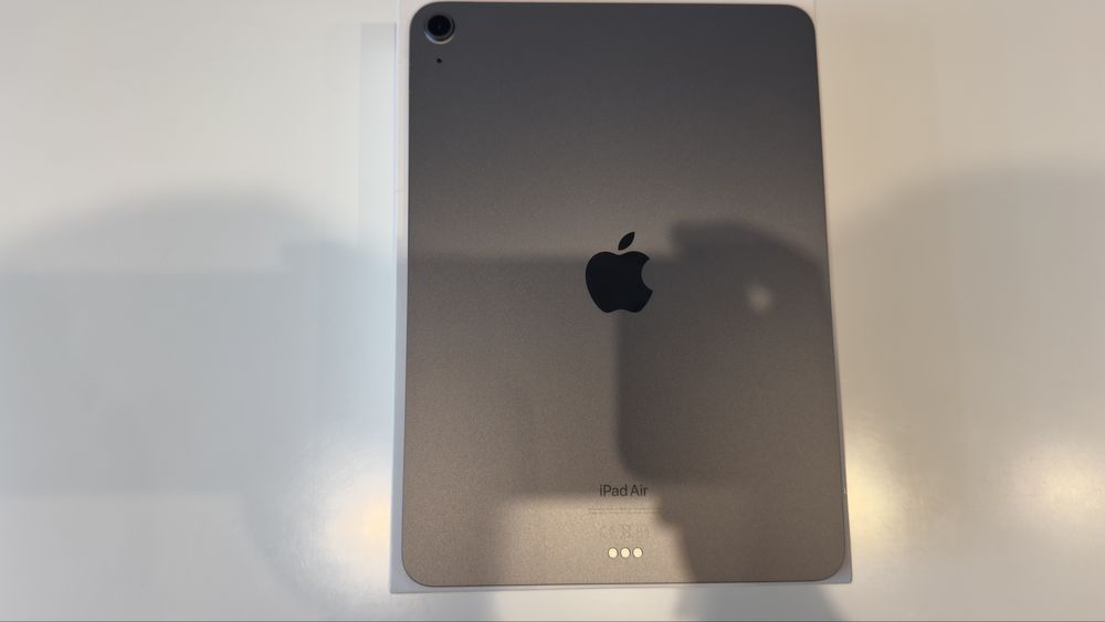 Pachet Apple iPad 5th M1, 64GB, Wi-fi + Pencil gen. 2 + Combo Touch