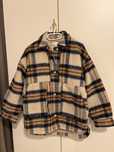 Връхна риза на Pull&Bear и Bershka
