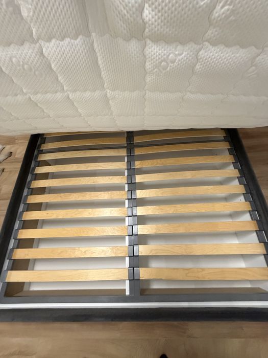 Тапицирано легло с матрак