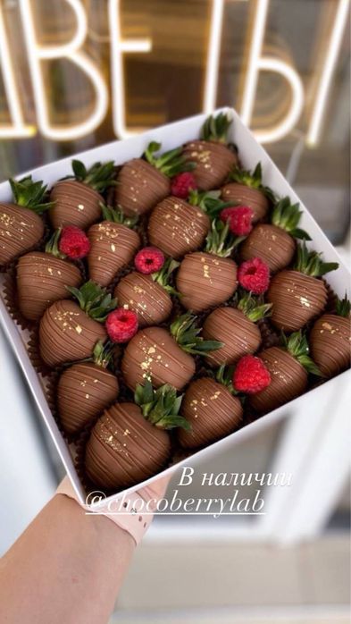 Фрукты в шоколаде