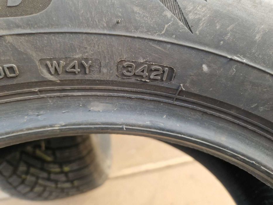 2 Bridgestone R17 235/60
Зимни гуми 
DOT3421