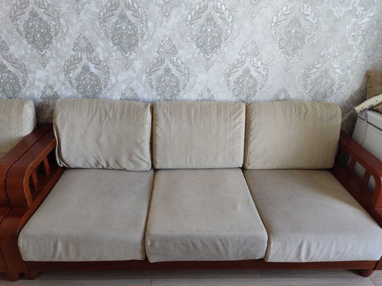 Диван и кресло из качественного дерево. Сделано в Китае.