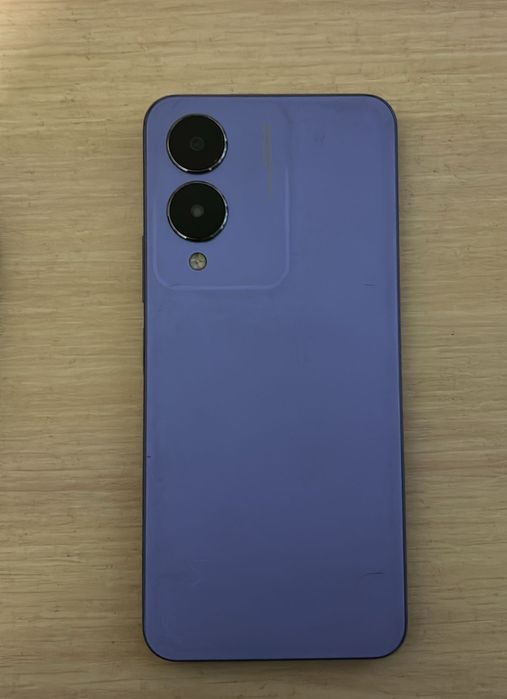 Продам телефон виво 128 памяти