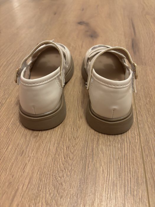 Pantofi fetite bej