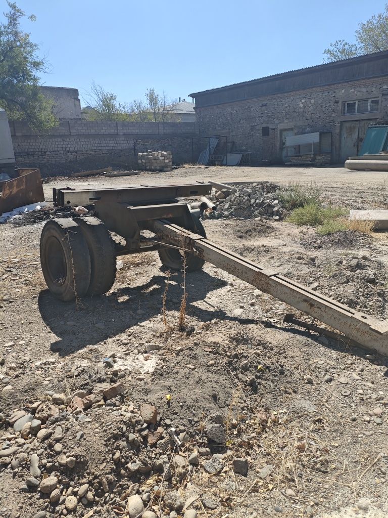 Прицеп для перевозки длинных металлов
