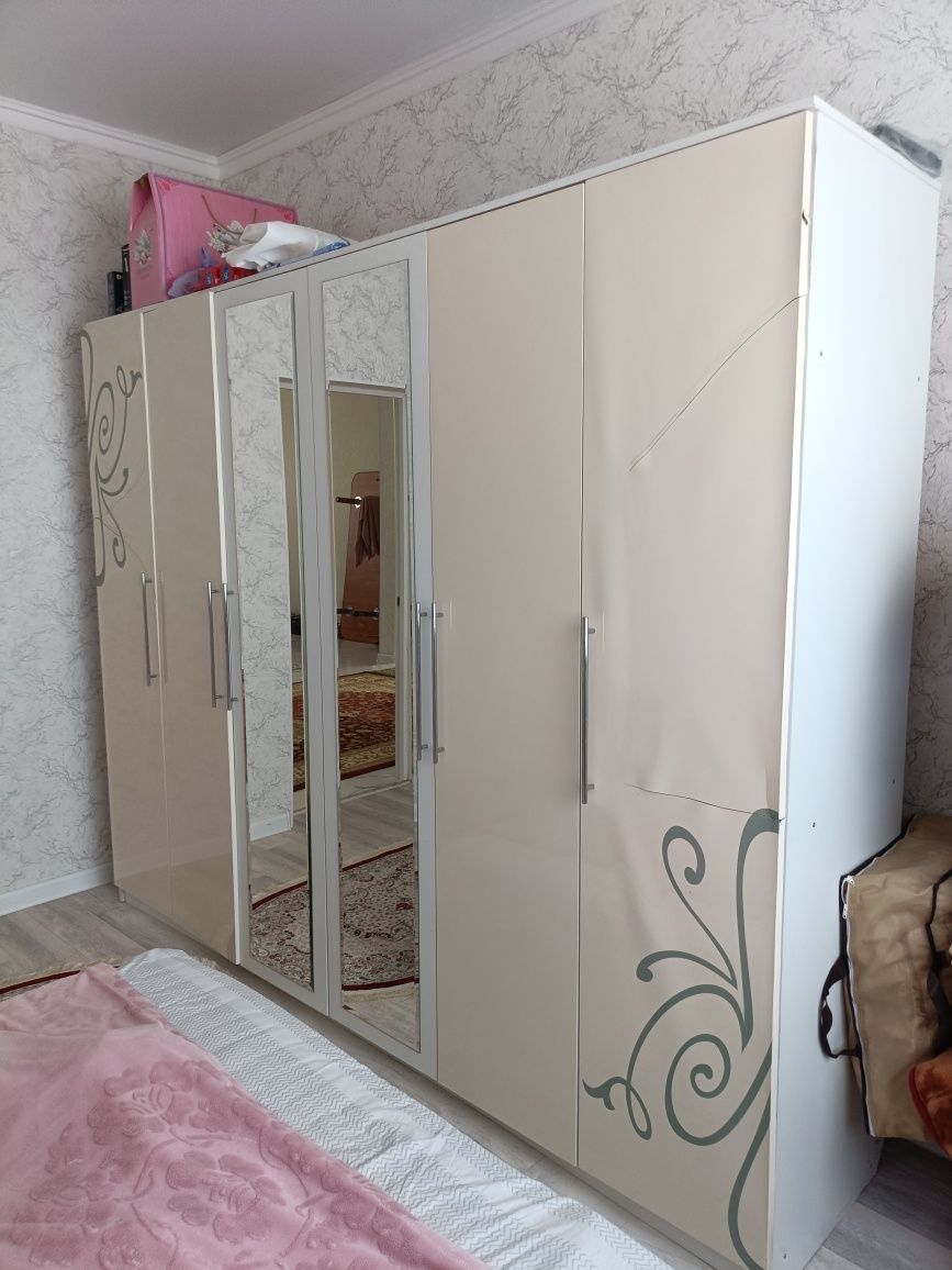 Спальный гарнитур