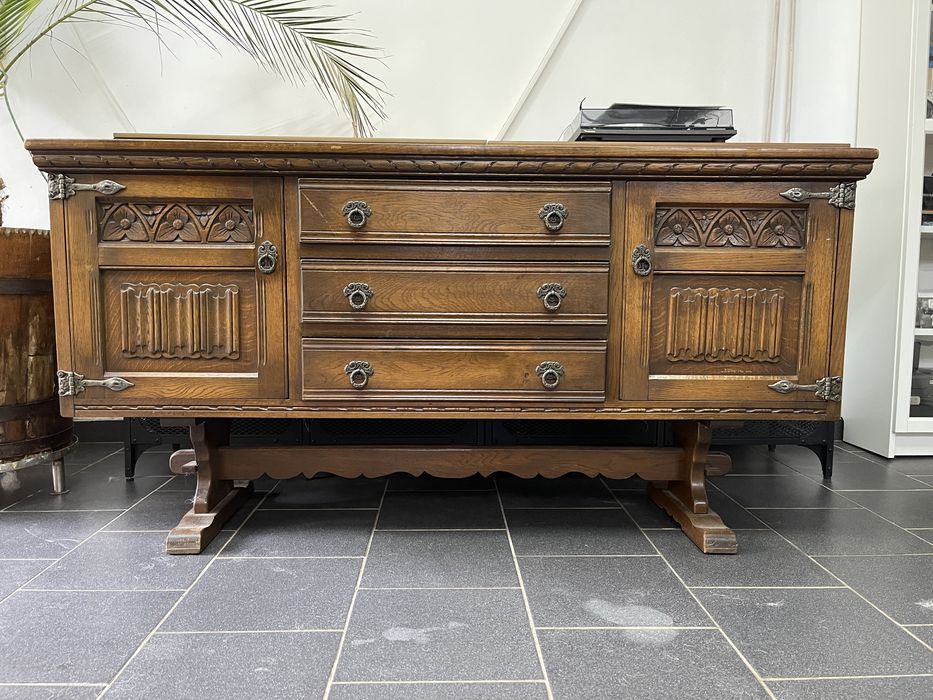 Comoda/bufet ArtDeco neoclasic neo-renaissance perioada interbelica