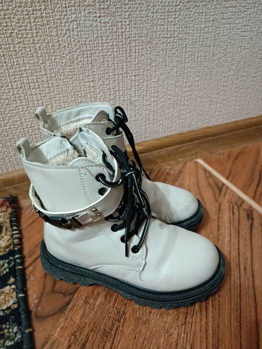 Обувь детская сапоги и кроссовки девчачие