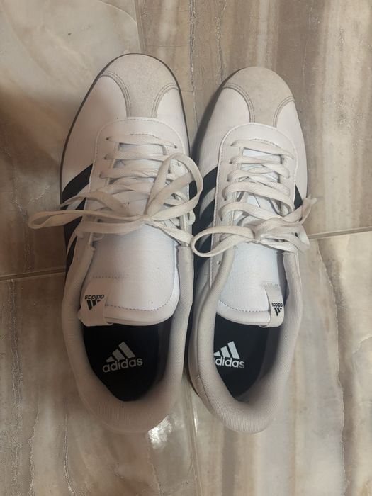 Спортно обувки adidas