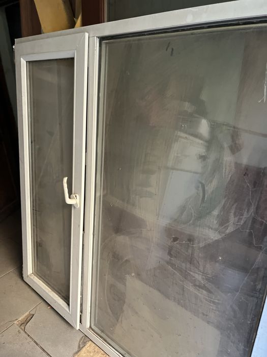 Продам балконную дверь и окно