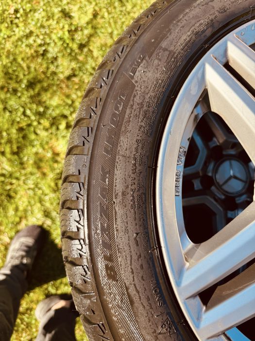 продавам джанти за Мерцедес със зимни гуми