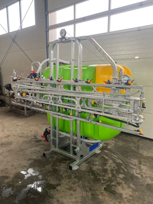 Met erbicidat Tolmet 800 l x12m x3 diuze . Pulverizator . Semanatoare