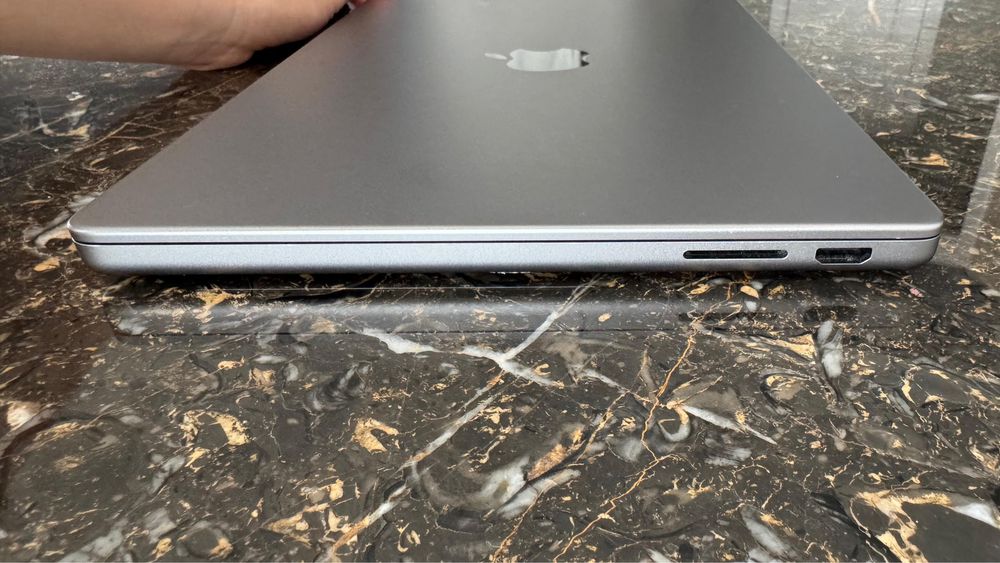 Apple MacBook Pro в идеальном состоянии