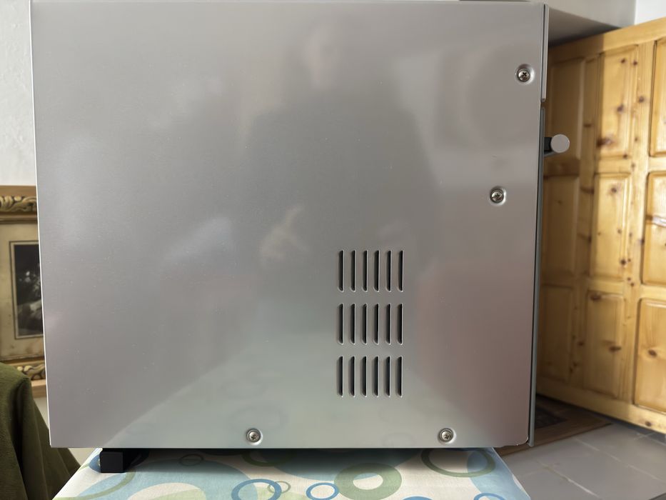 Vând cuptor microunde LG MP9485S putin folosit