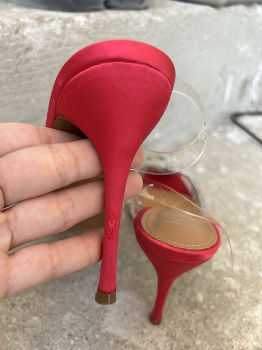 Дамски обувки на висок ток