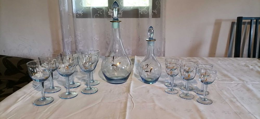 Seturi elegante din sticlă vintage – 2 carafe + 12 pahare