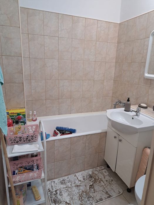 Proprietar inchiriez garsonieră Piața Gorjului