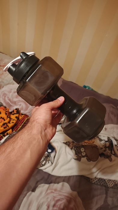 Vând Bidon 2 L in forma  de haltera