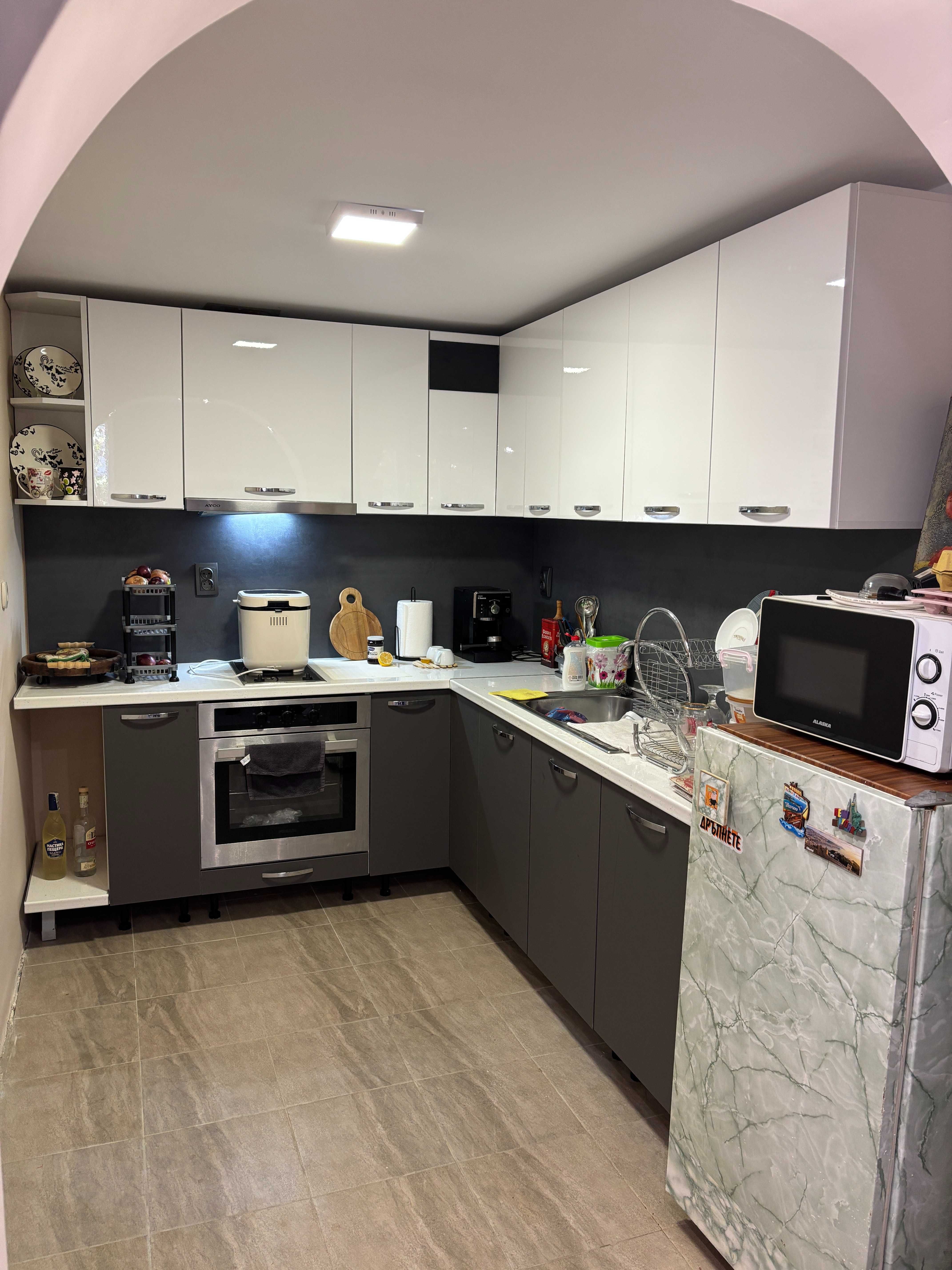 Продавам къща с двор в с. Кукорево