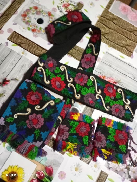 Vând Trăistuță,mânecari,și brâu băieți