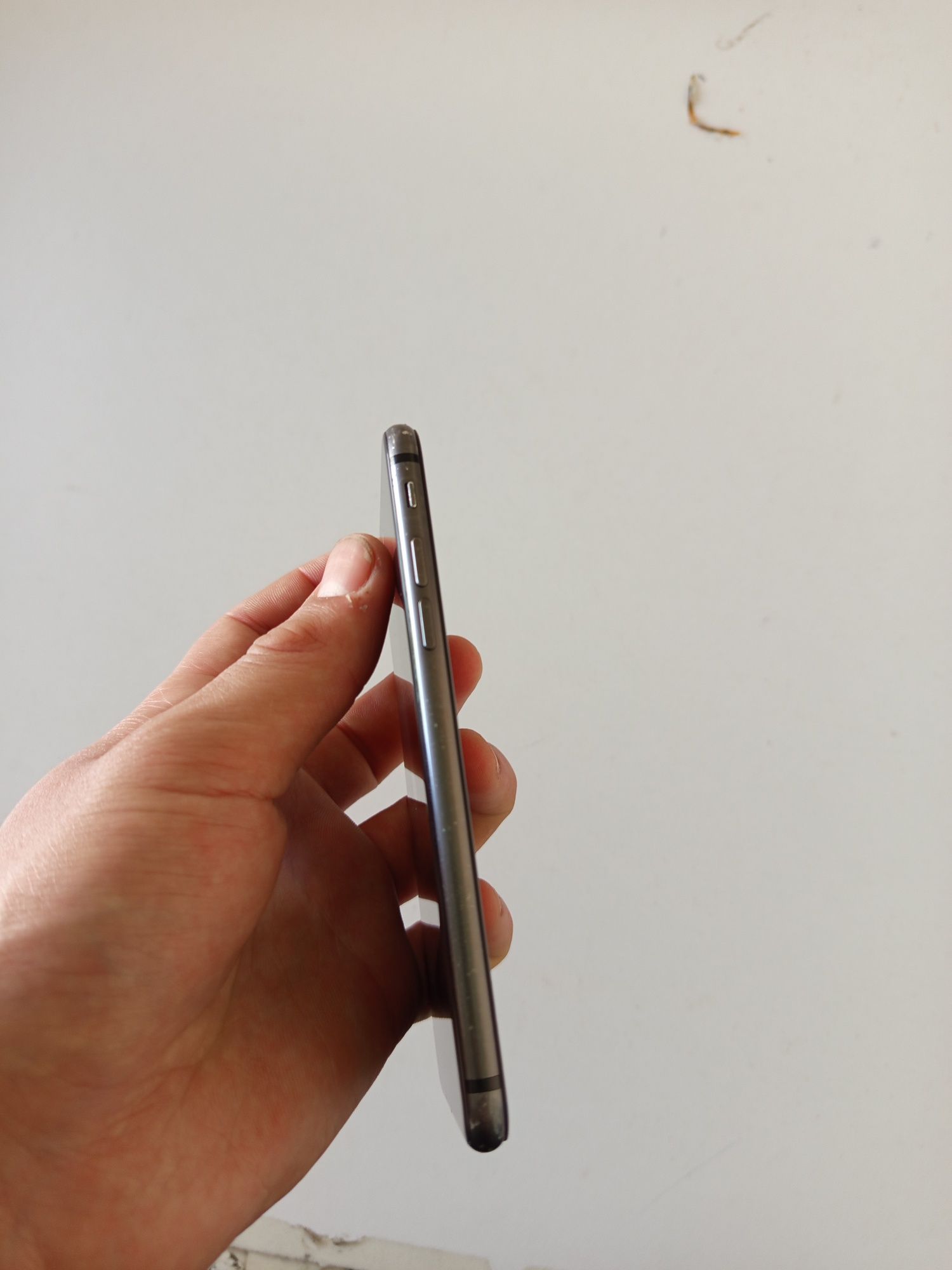 Iphone 8 yomkost 100