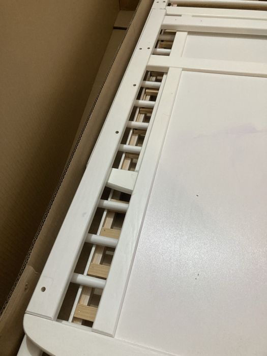 Patut, saltea + 2 seturi de lenjerie