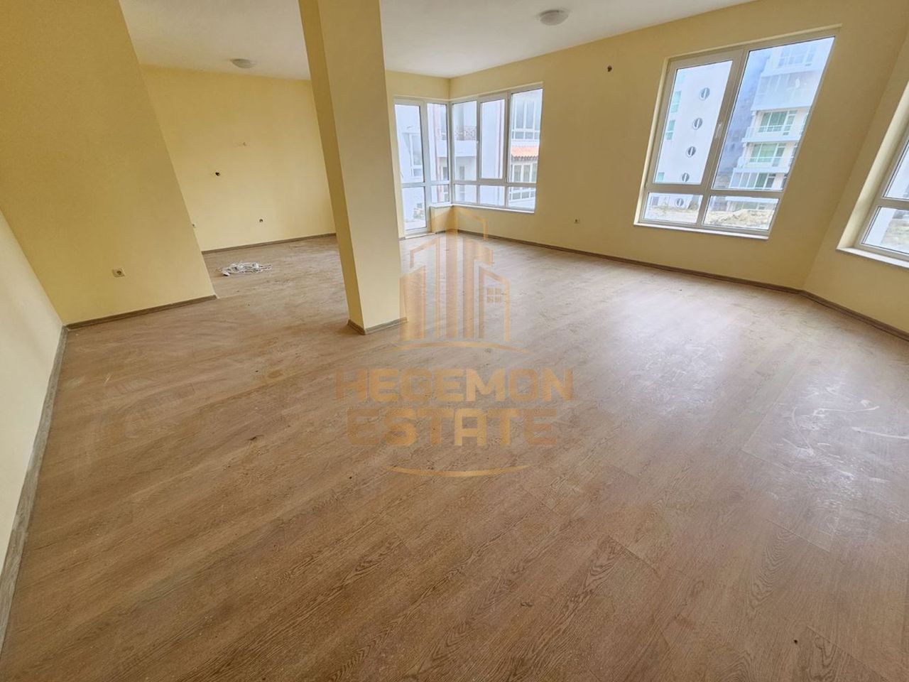 Продава се Тристаен апартамент в Бяла - 128 кв.м за 587 €/кв.м - Снимка #6