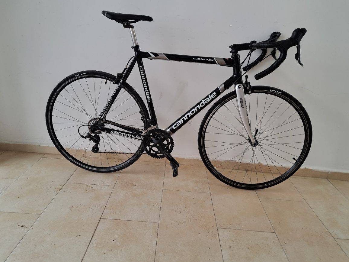 Алуминиев шосеен велосипед 28 инча. Шосейно колело 28 Cannondale