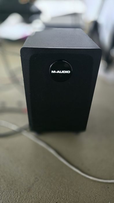 Студийни тонколони със субуфер M-Audio AV32.1