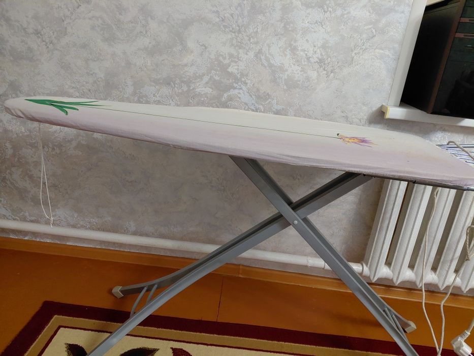 Продам большую гладильную доску.