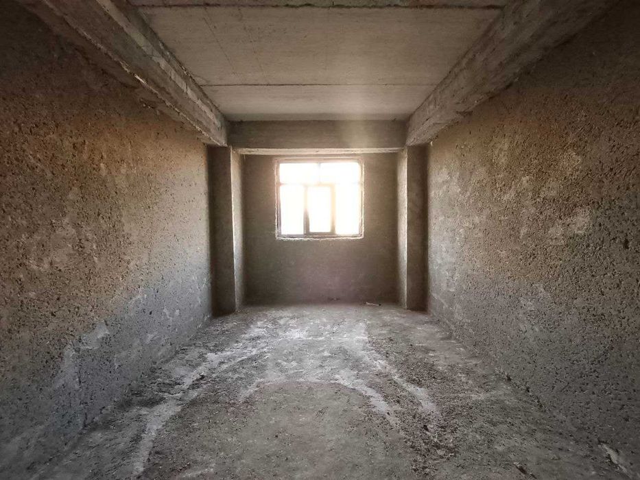 2х комнатная квартира на 2 этаже 60кв/м в состоянии коробки