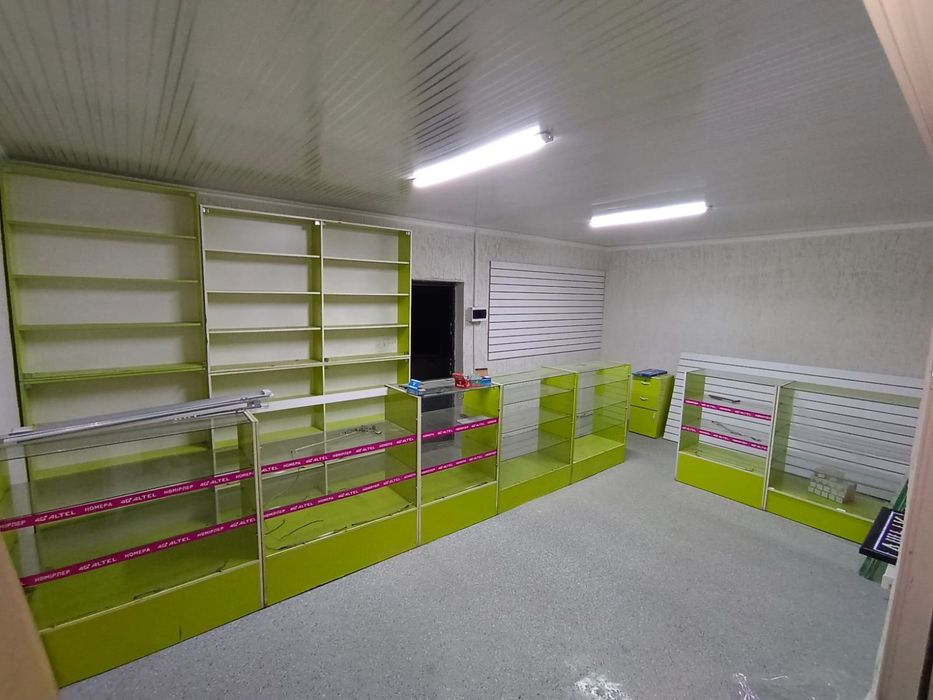 Продам витрины срочно