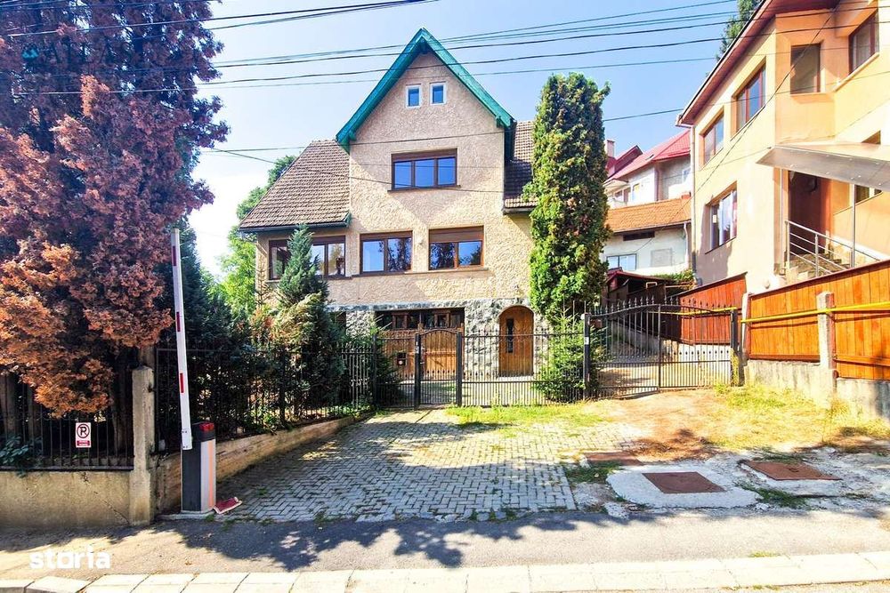Ultracentral, vila 7 camere, 4 parcari, gradina, comision 0%
