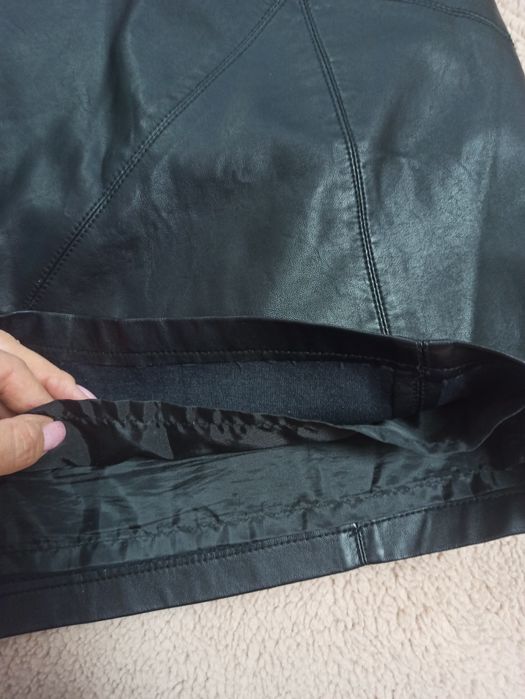 Fustă piele M neagră