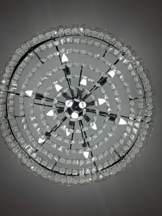 Люстра  диаметр 80 2 ай қолданыста болды 70 мыңға сатамыз