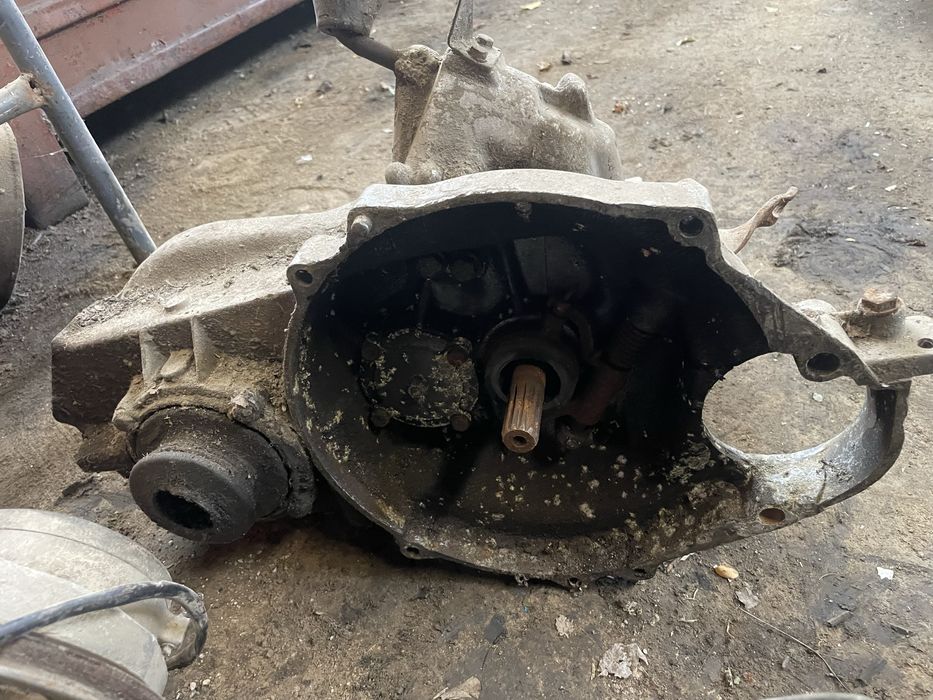 Двигател и скоростна кутия за трабант