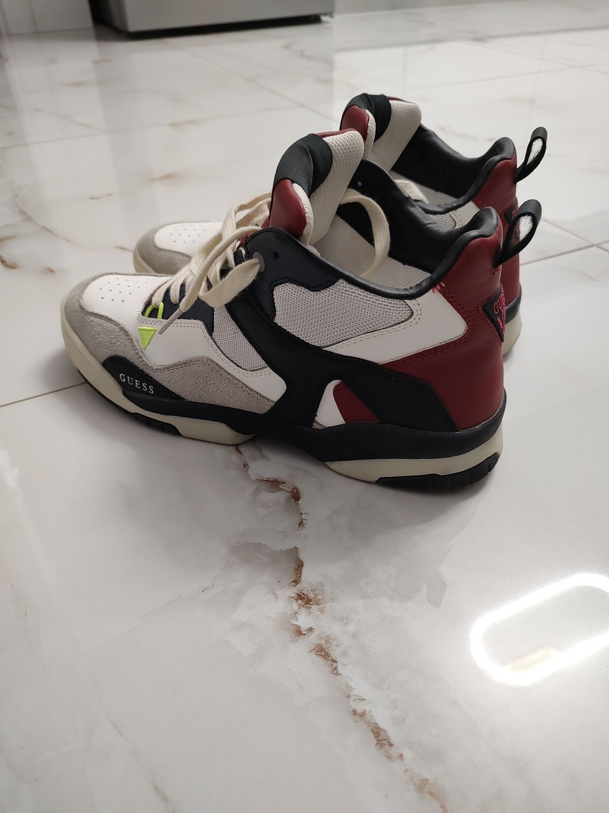 Adidasi Guess piele,marimea 42.