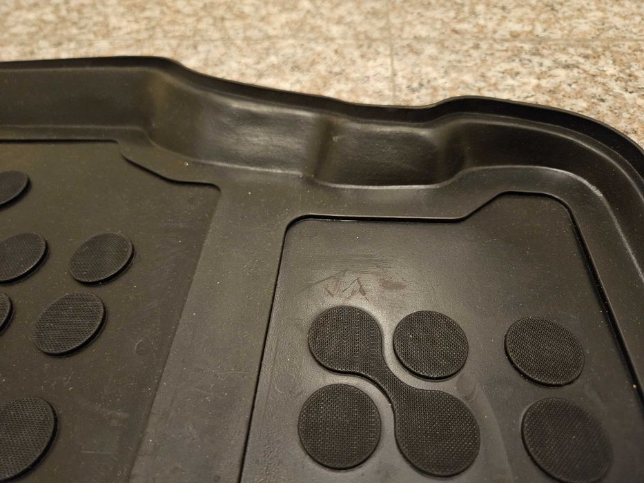 Гумена стелка багажник Audi Q3 2019--