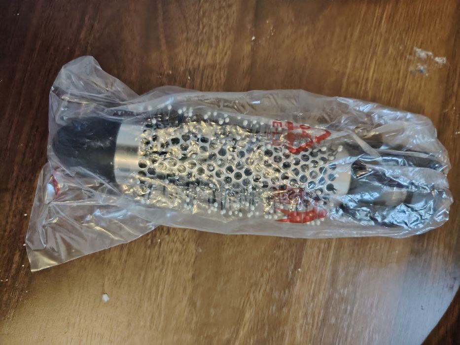 Vând Perie 6in1 nou