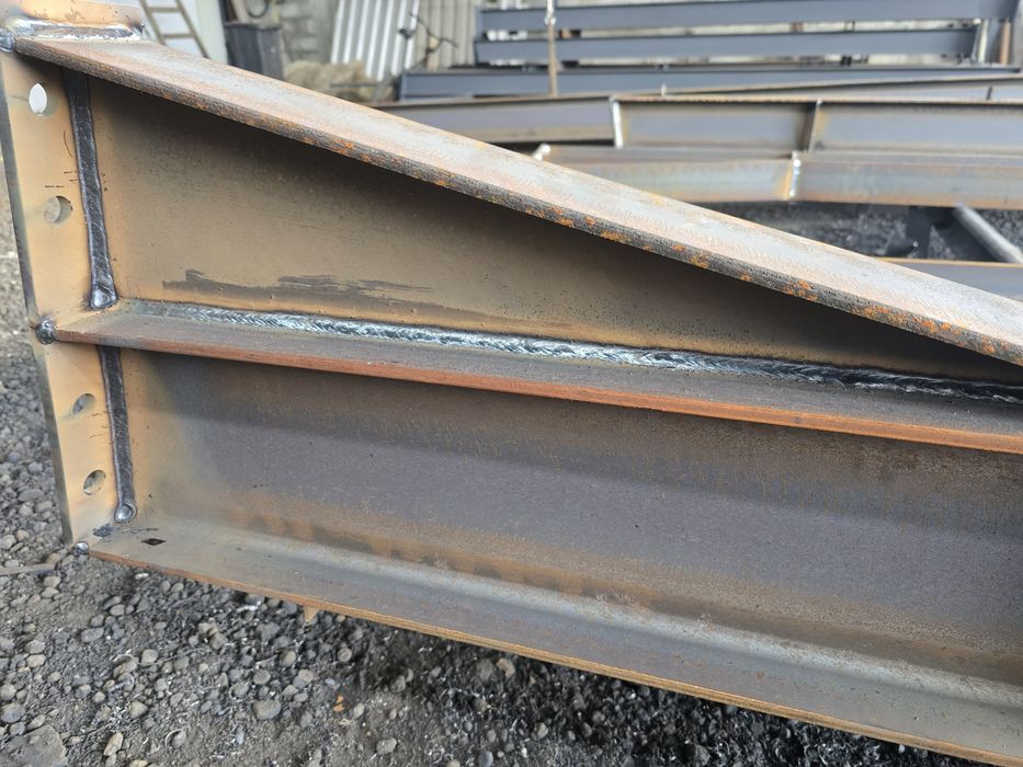 Hala in stoc de 10x30m si 8x15m hale pe suruburi montaj structura noua