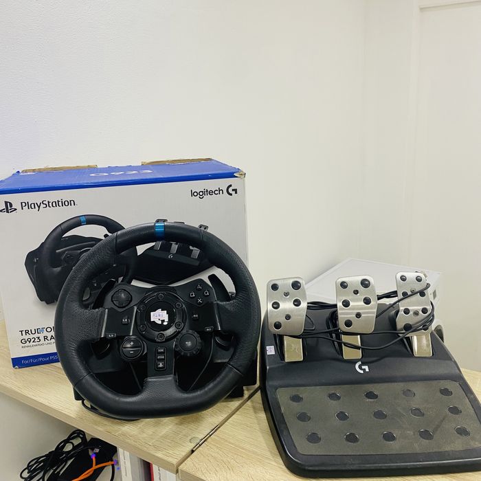 Игровой руль Logitech G923 / sk152102