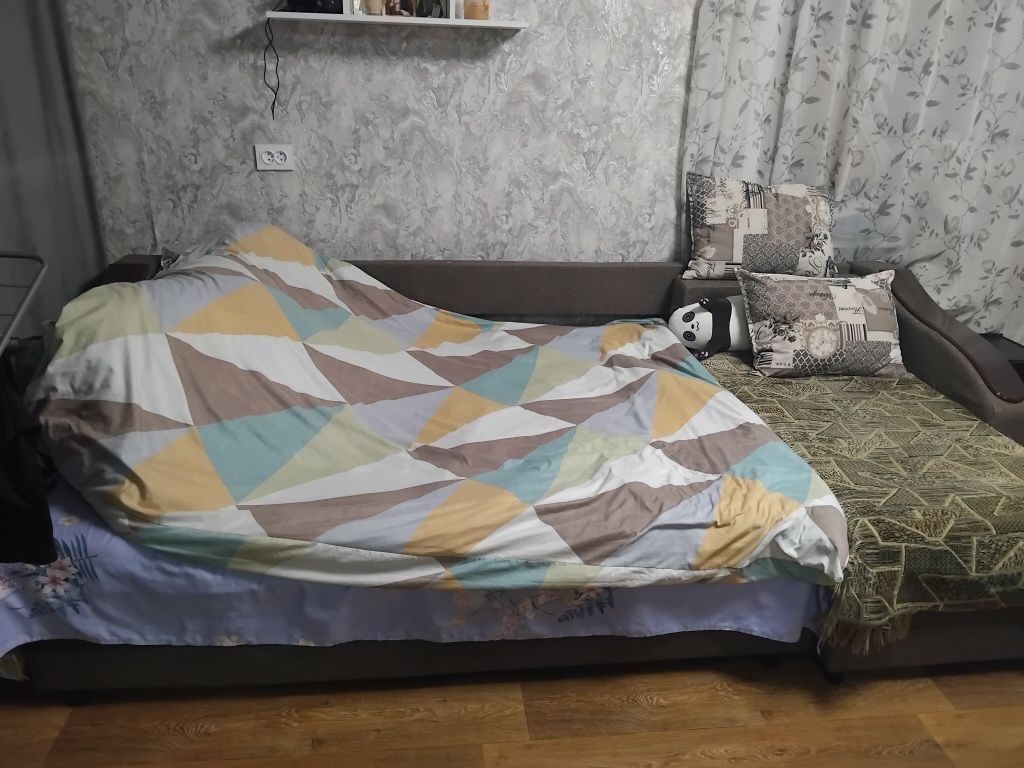 Продам диван угловой