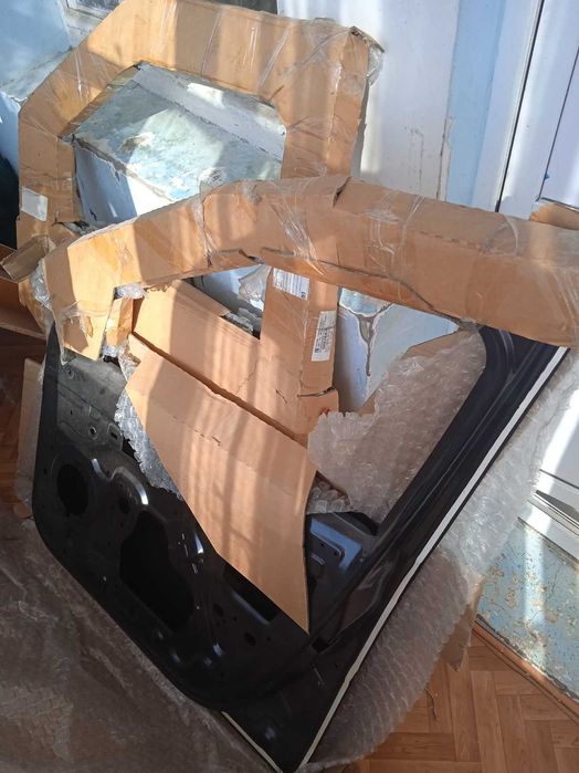 Дверь передняя правая renault logan