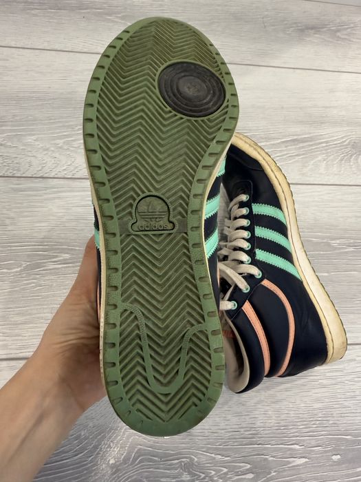 Кроссовки adidas женские
