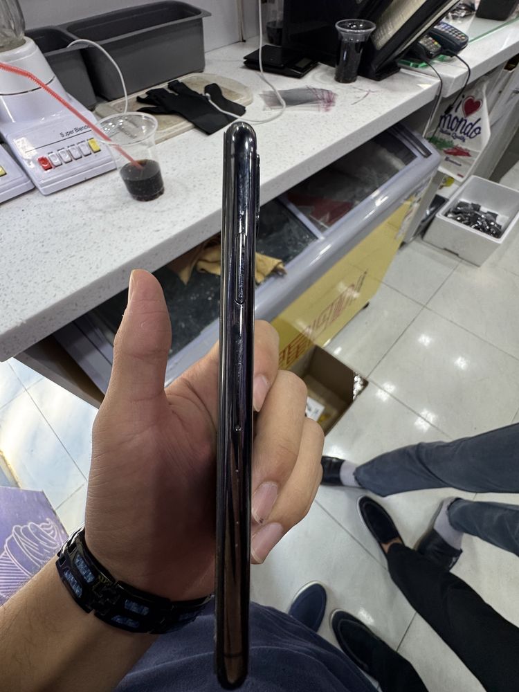 Iphone X sotiladi srochna