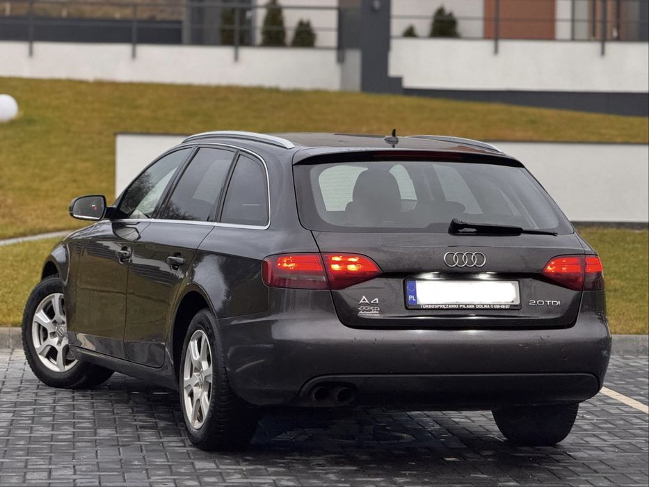 Audi A4 b8 - - 2.0d 143 - cutie automata 8+1 - MOKKA BROWN -